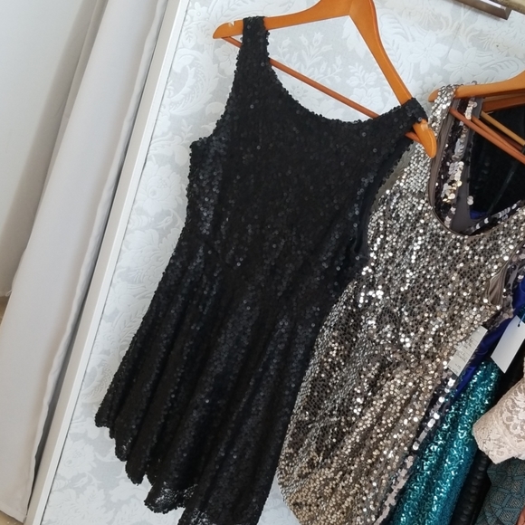 Black sequin party dress